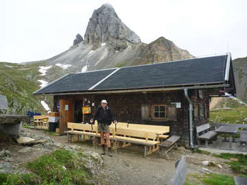 Setting off from the Filmoor Hut