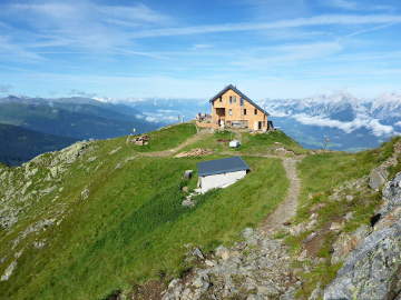 The Kellerjoch Hut