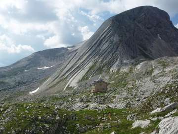 Seekofel and the Seekofel Hut